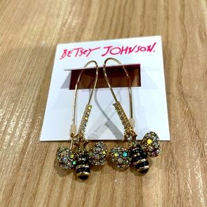 Betsey Johnson bee earrings